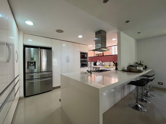 Apartamento de 3 alcobas en venta en El Poblado, Medellín, 170 m² · foto 9 de 19