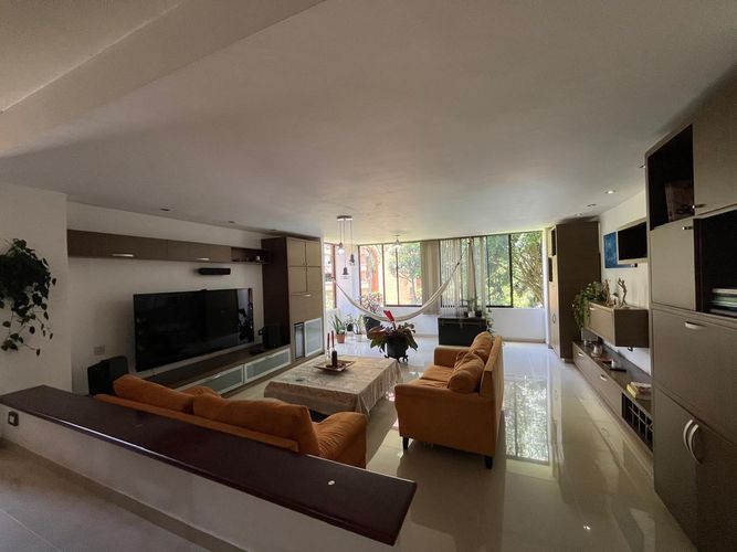 Apartamento de 3 alcobas en venta en El Poblado, Medellín, 170 m² · foto 4 de 19