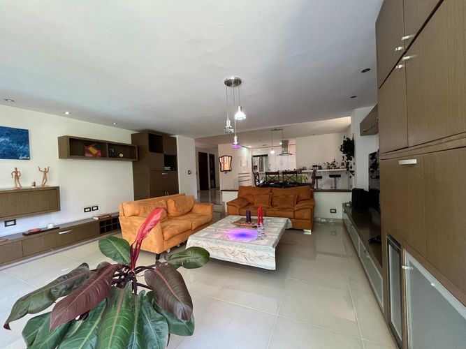 Apartamento de 3 alcobas en venta en El Poblado, Medellín, 170 m² · foto 3 de 19
