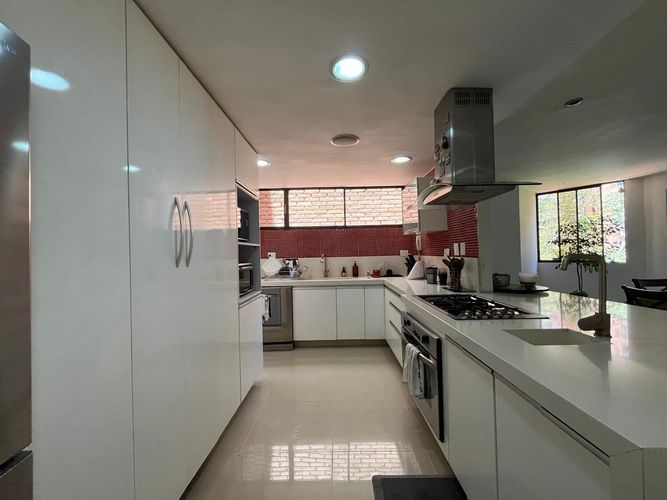 Apartamento de 3 alcobas en venta en El Poblado, Medellín, 170 m² · foto 7 de 19