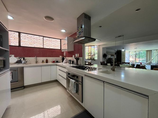 Apartamento de 3 alcobas en venta en El Poblado, Medellín, 170 m² · foto 8 de 19