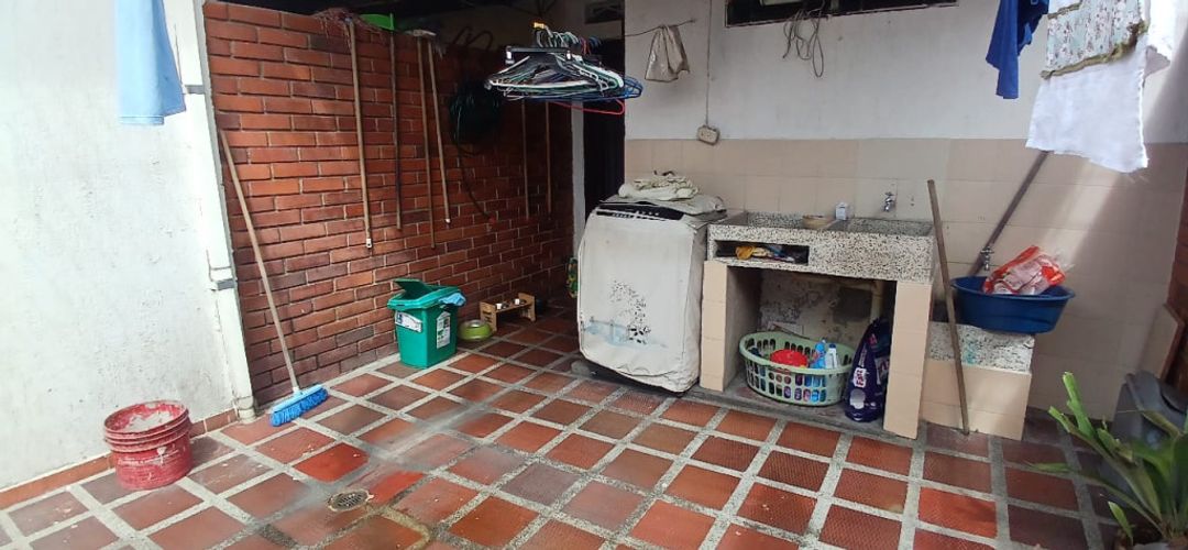 Casa de 8 alcobas en venta en Colseguros Andes, Cali, 244 m² · foto 22 de 24