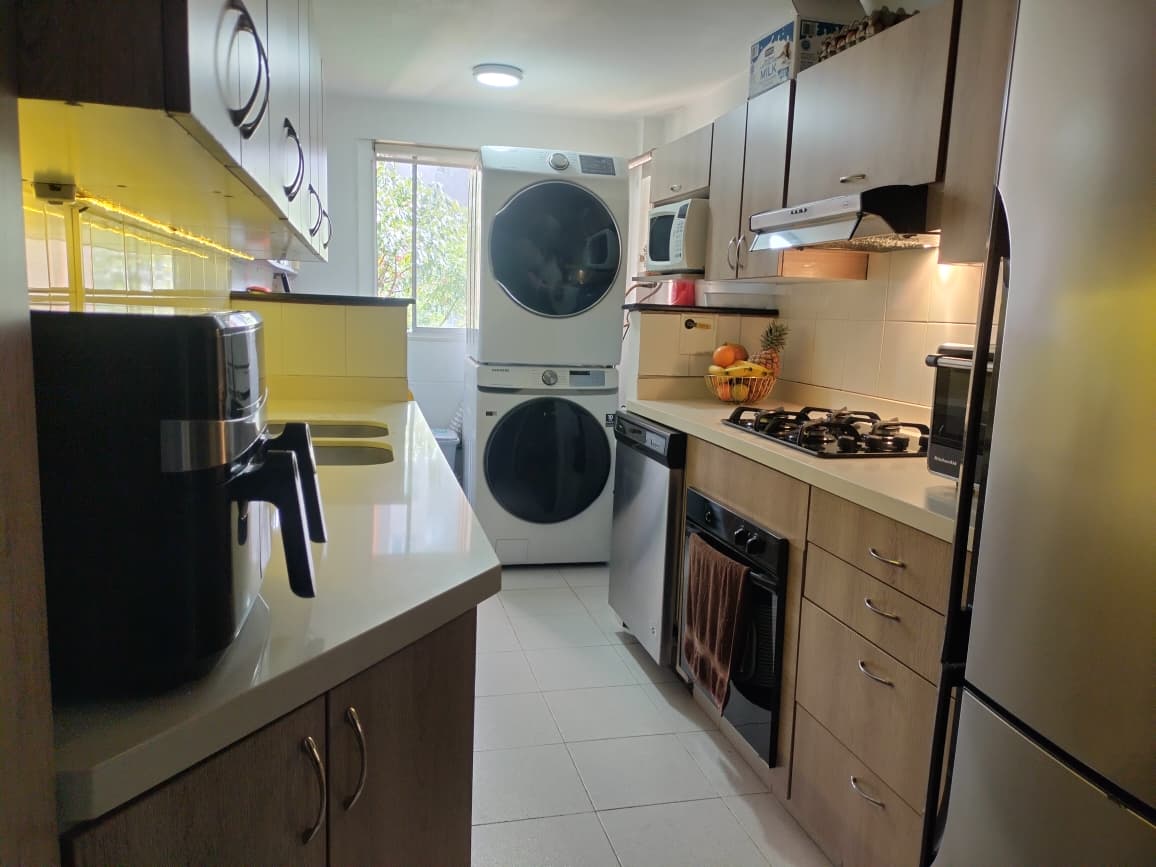 Apartamento en venta en El Poblado, Medellín · foto 6 de 17