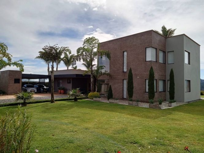 Casa de 5 alcobas en venta en Puente Pelaez, El Retiro, 480 m² · foto 3 de 14