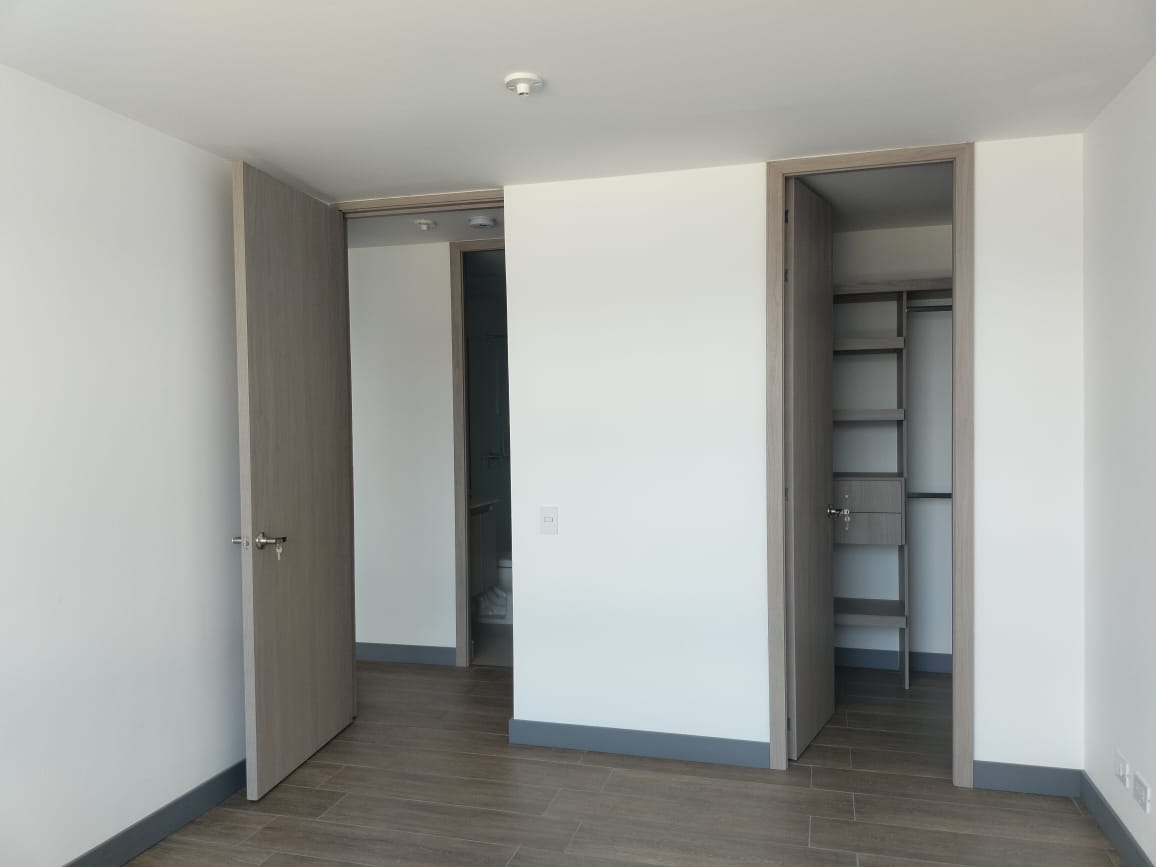 Apartamento en venta en Loma Del Chocho, Envigado · foto 8 de 17