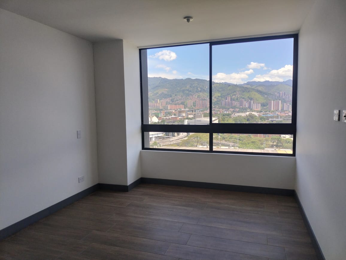 Apartamento en venta en Loma Del Chocho, Envigado · foto 7 de 17