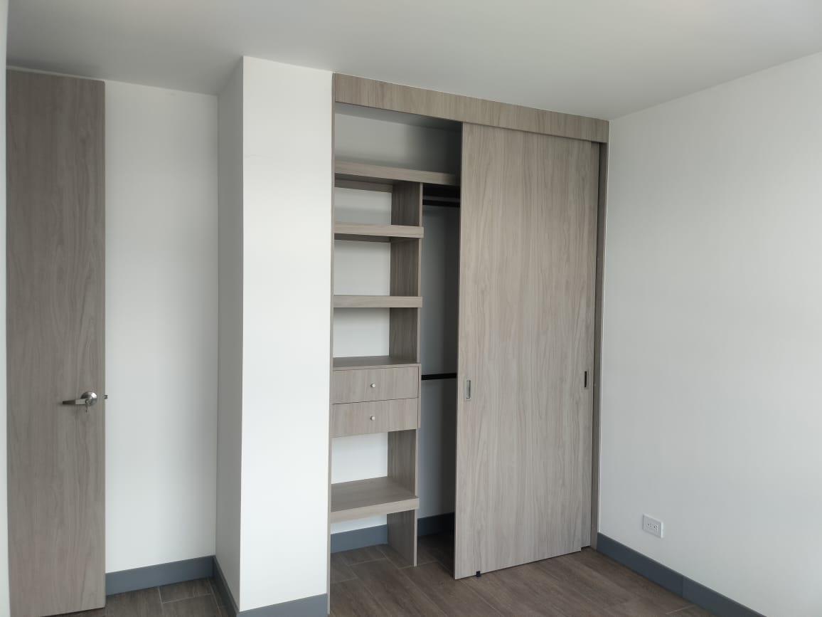 Apartamento en venta en Loma Del Chocho, Envigado · foto 10 de 17