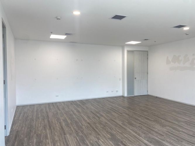 Oficina en arriendo en El Poblado, Medellín, 61 m² · foto 8 de 18