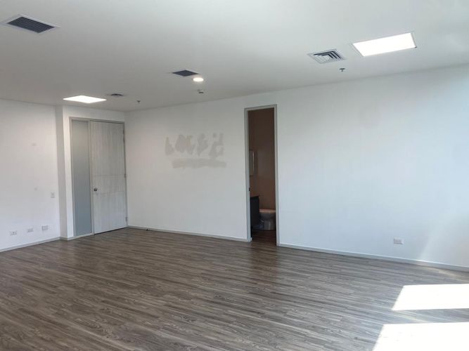 Oficina en arriendo en El Poblado, Medellín, 61 m² · foto 9 de 18