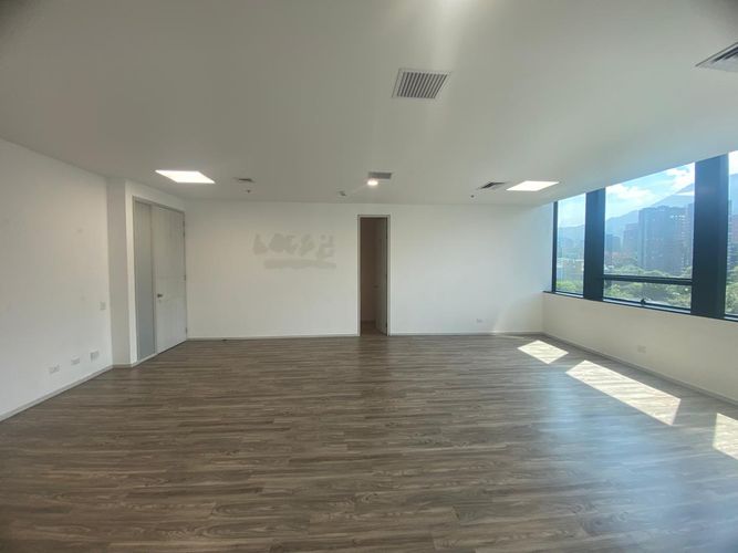 Oficina en arriendo en El Poblado, Medellín, 61 m² · foto 15 de 18