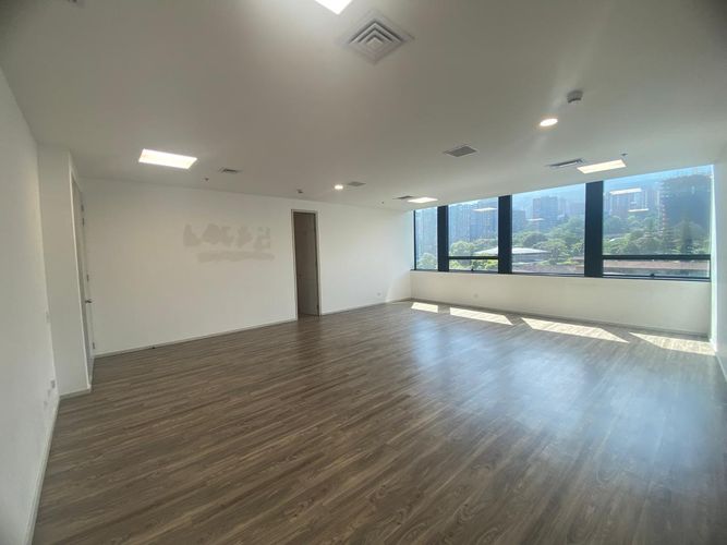 Oficina en arriendo en El Poblado, Medellín, 61 m² · foto 5 de 18