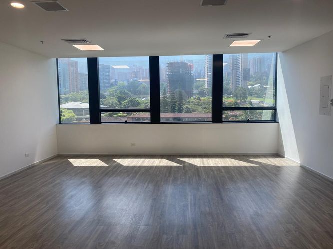 Oficina en arriendo en El Poblado, Medellín, 61 m² · foto 6 de 18