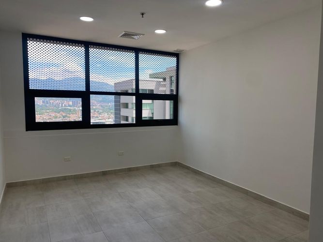 Oficina en arriendo en El Poblado, Medellín, 34 m² · foto 2 de 16