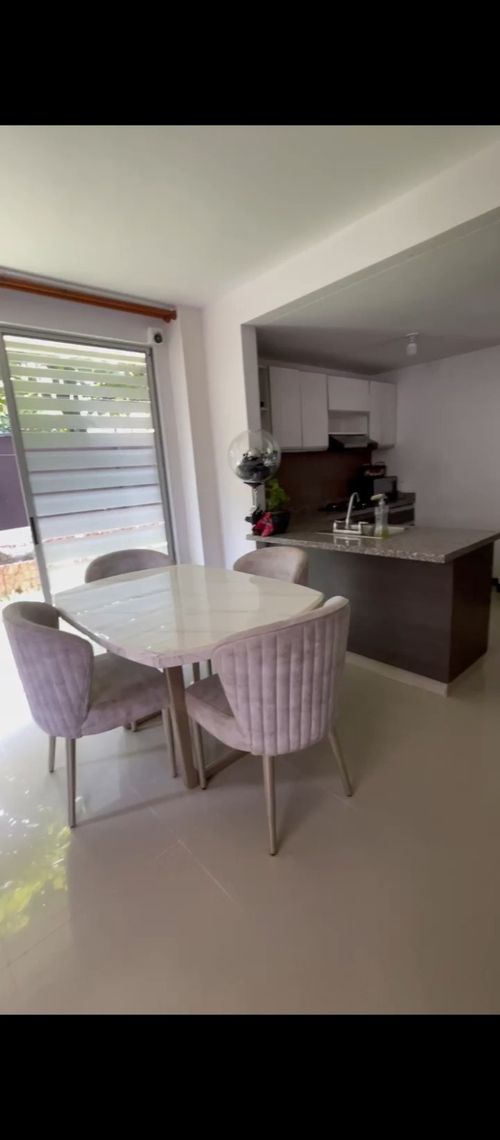 Casa de 3 alcobas en venta en Valle Del Lili, Cali, 224 m² · foto 2 de 16