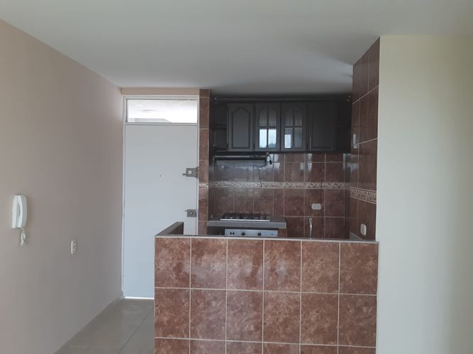 Apartamento de 3 alcobas en venta en Torres De Confandi, Cali, 52 m² · foto 2 de 24