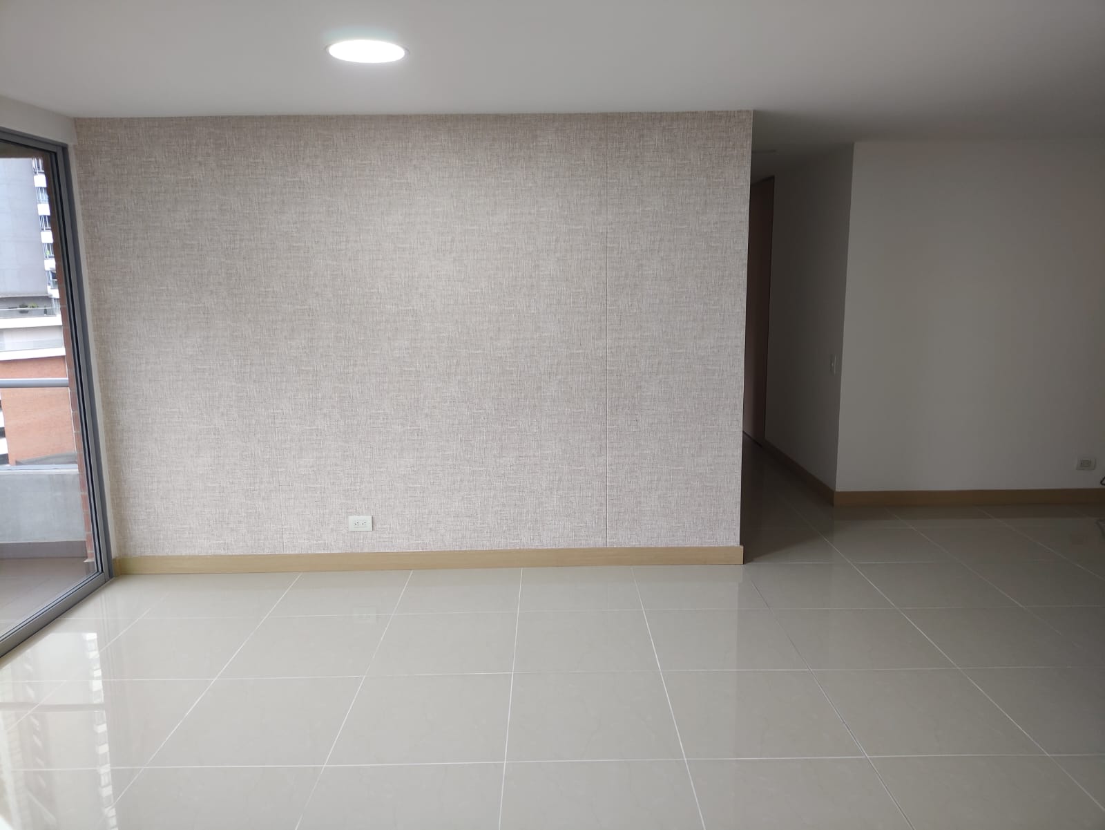 Apartamento en arriendo en Castropol, Medellín · foto 3 de 14