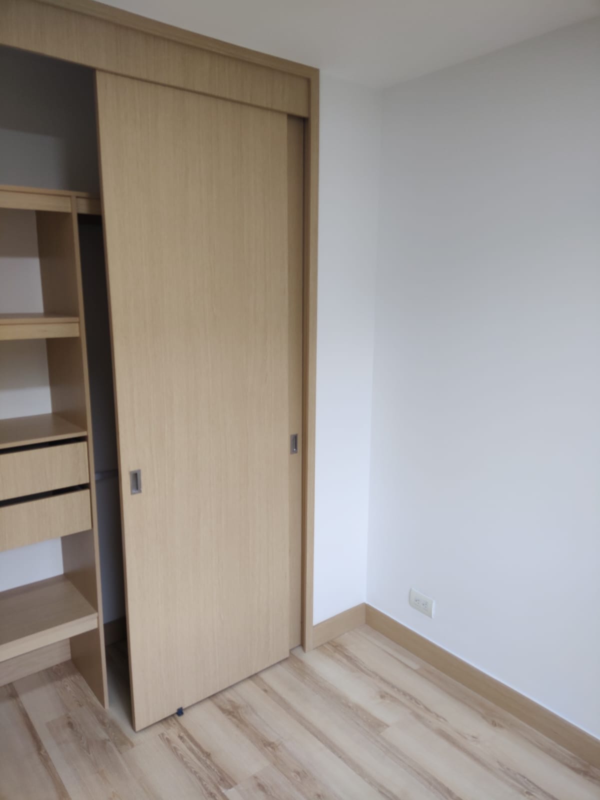 Apartamento en arriendo en Castropol, Medellín · foto 9 de 14