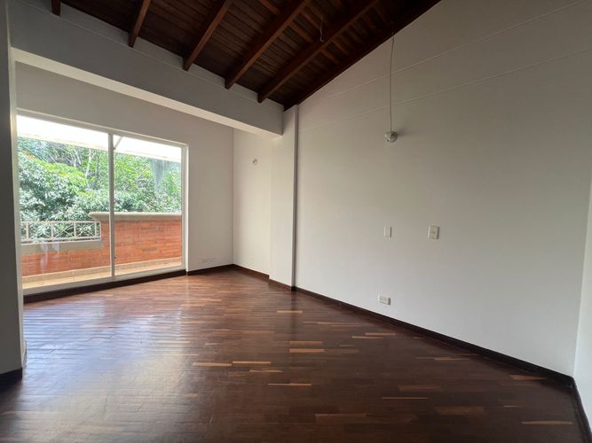Casa de 3 alcobas en venta en La Pradera, Envigado, 230 m² · foto 8 de 19