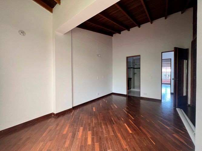 Casa de 3 alcobas en venta en La Pradera, Envigado, 230 m² · foto 14 de 19
