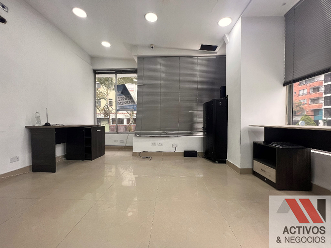Oficina en venta en La Castellana, Medellín, 137 m² · foto 2 de 24