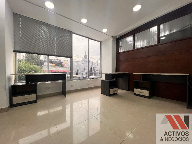 Oficina en venta en La Castellana, Medellín, 137 m² · foto 3 de 24