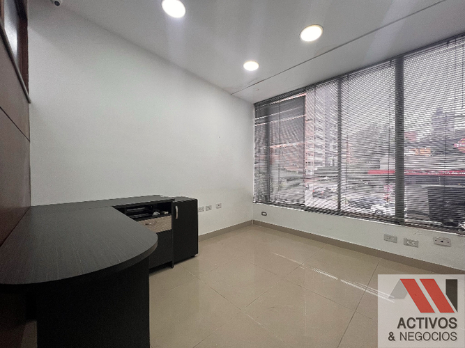 Oficina en venta en La Castellana, Medellín, 137 m² · foto 10 de 24