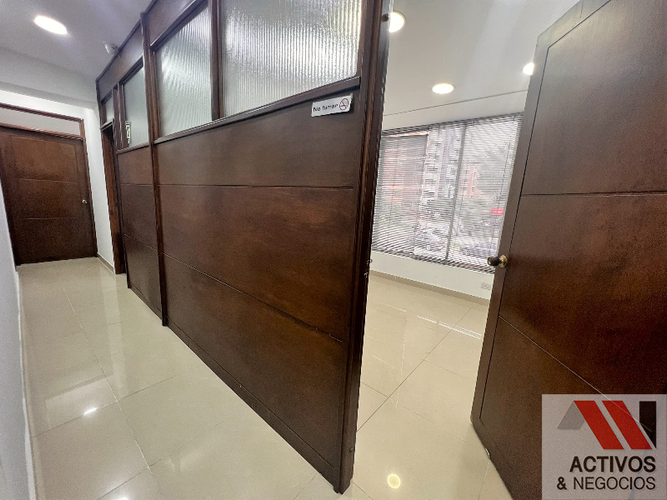 Oficina en venta en La Castellana, Medellín, 137 m² · foto 12 de 24