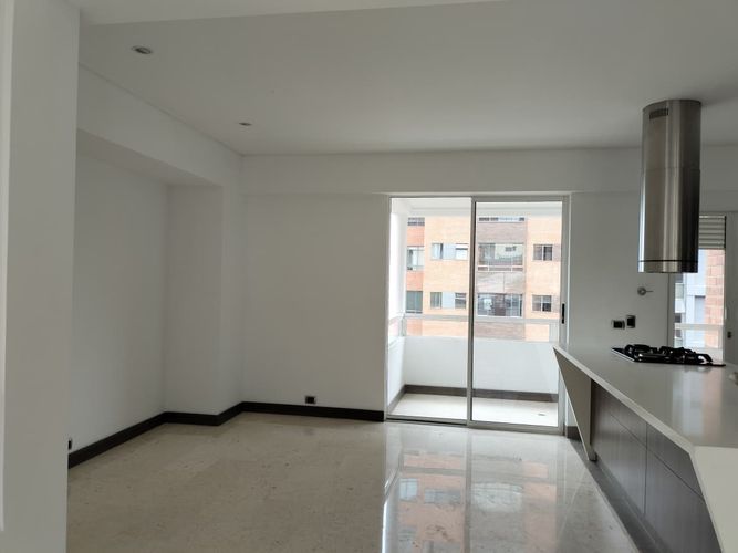 Apartamento de 3 alcobas en arriendo en Transversal Inferior, Medellín, 160 m² · foto 6 de 18