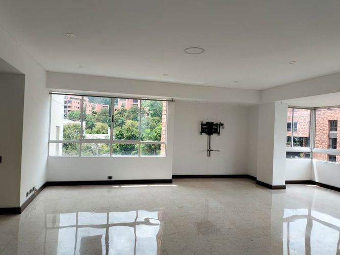 Apartamento de 3 alcobas en arriendo en Transversal Inferior, Medellín, 160 m² · foto 4 de 18