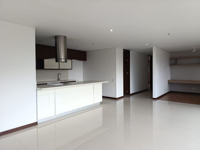 Apartamento de 2 alcobas en arriendo en El Tesoro, Medellín, 110 m² · foto 4 de 19