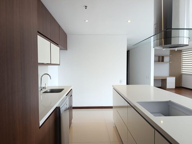 Apartamento de 2 alcobas en arriendo en El Tesoro, Medellín, 110 m² · foto 5 de 19