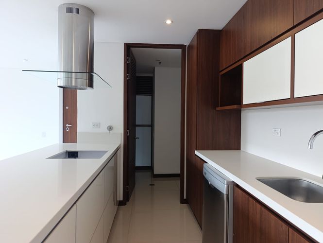 Apartamento de 2 alcobas en arriendo en El Tesoro, Medellín, 110 m² · foto 10 de 19