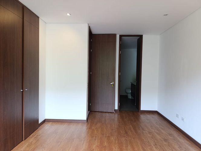 Apartamento de 2 alcobas en arriendo en El Tesoro, Medellín, 110 m² · foto 11 de 19