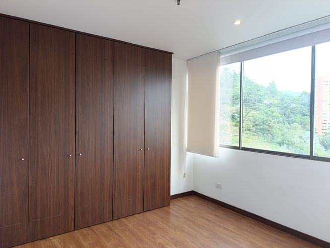 Apartamento de 2 alcobas en arriendo en El Tesoro, Medellín, 110 m² · foto 13 de 19