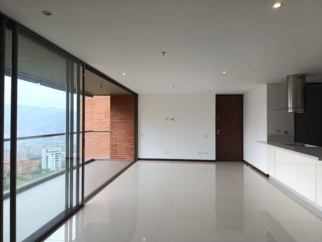 Apartamento de 2 alcobas en arriendo en El Tesoro, Medellín, 110 m² · foto 6 de 19