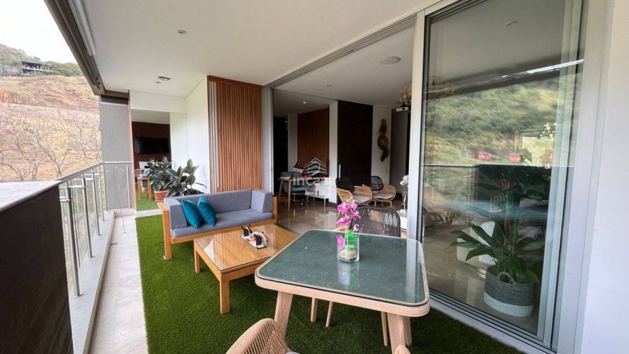 Apartamento de 3 alcobas en venta en Cristales, Cali, 185 m² · foto 4 de 24