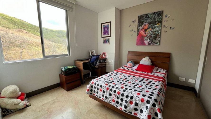 Apartamento de 3 alcobas en venta en Cristales, Cali, 185 m² · foto 9 de 24