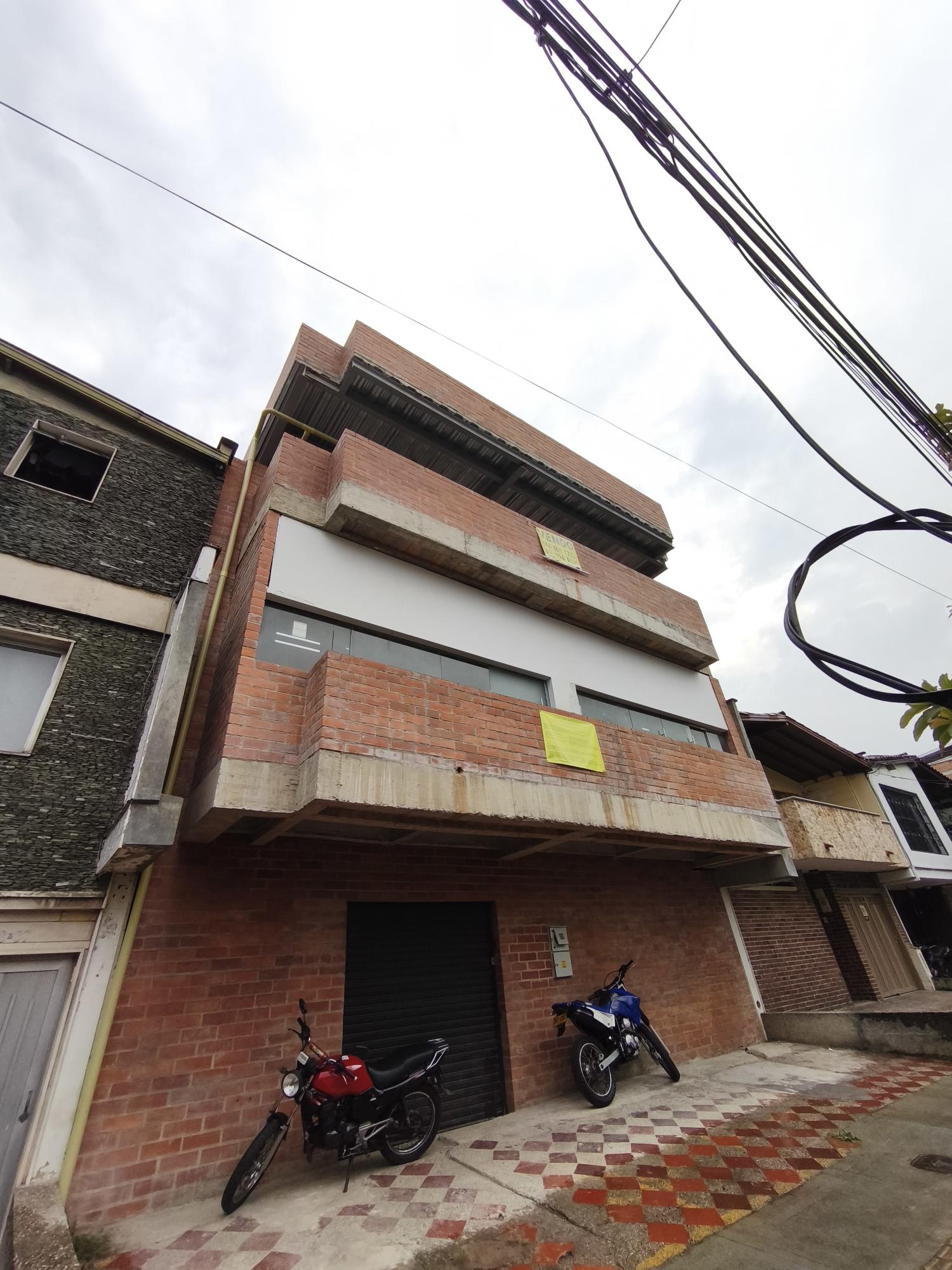 Building in Laureles (600 m²) for Sale