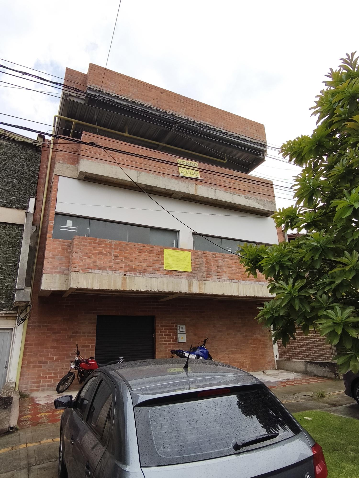Building in Laureles (600 m²) for Sale - 3