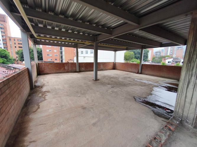 Edificio en venta en Estadio, Medellín, 600 m² · foto 9 de 22