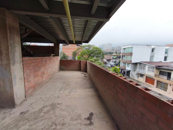 Edificio en venta en Estadio, Medellín, 600 m² · foto 12 de 22