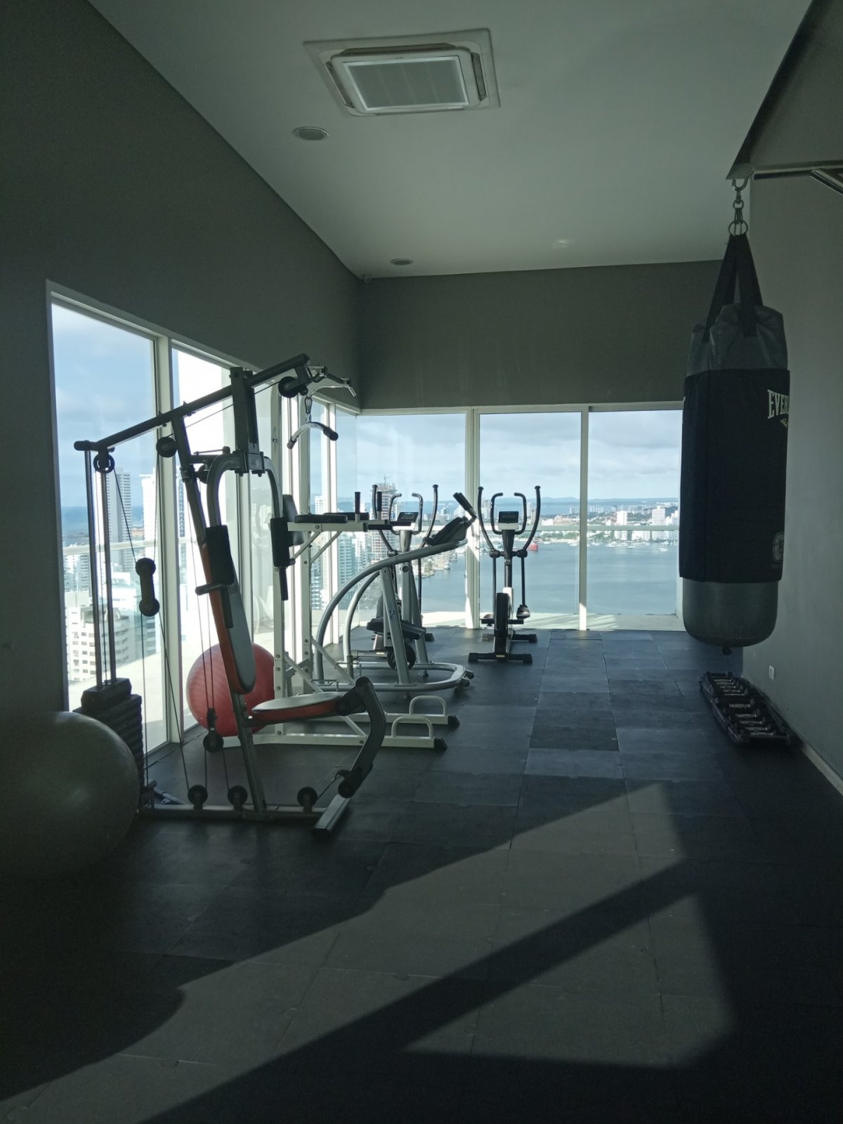 Apartamento en arriendo en Castillogrande, Cartagena · foto 23 de 24