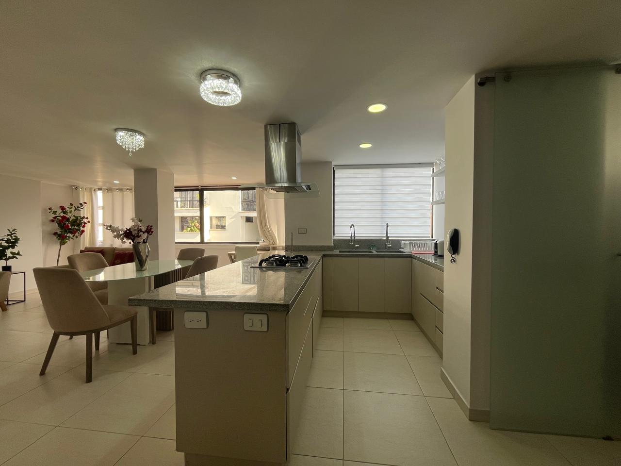 Apartamento en venta en El Poblado, Medellín · foto 7 de 17
