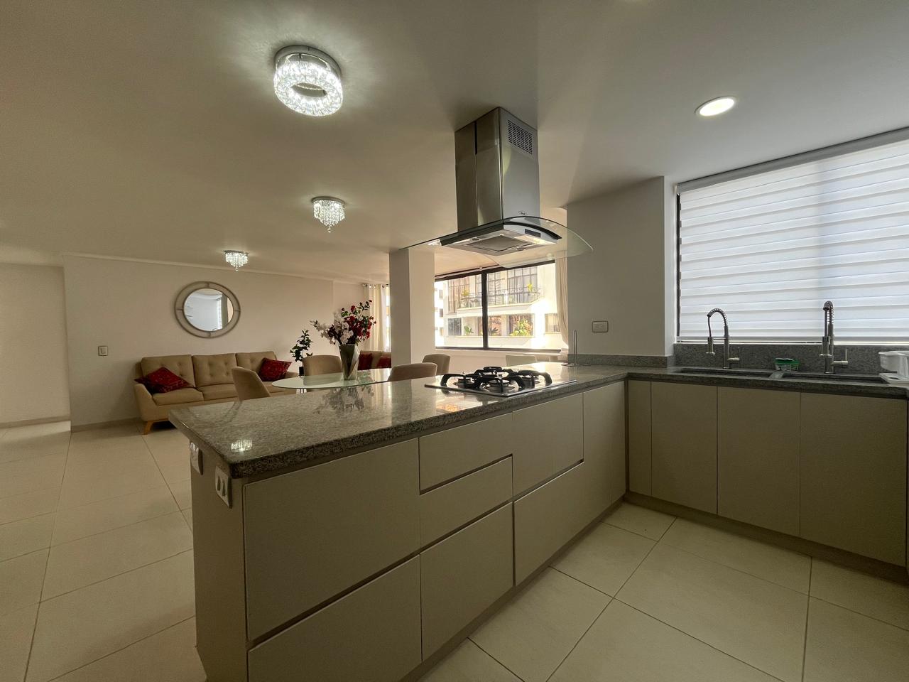 Apartamento en venta en El Poblado, Medellín · foto 8 de 17