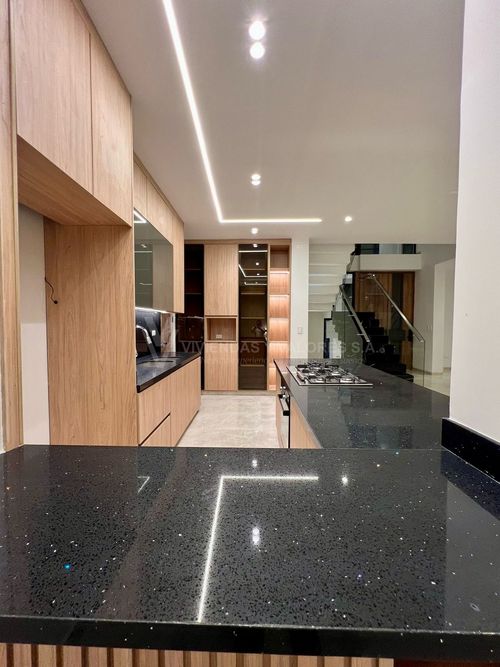 Casa de 5 alcobas en venta en El Palmar, Villa del Rosario, 285 m² · foto 12 de 17