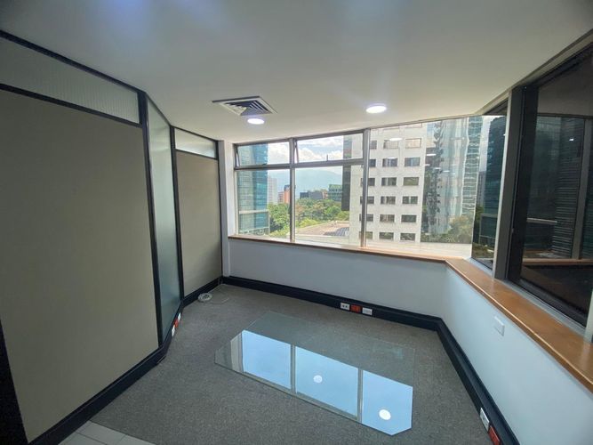 Oficina en arriendo en El Poblado, Medellín, 144 m² · foto 6 de 22