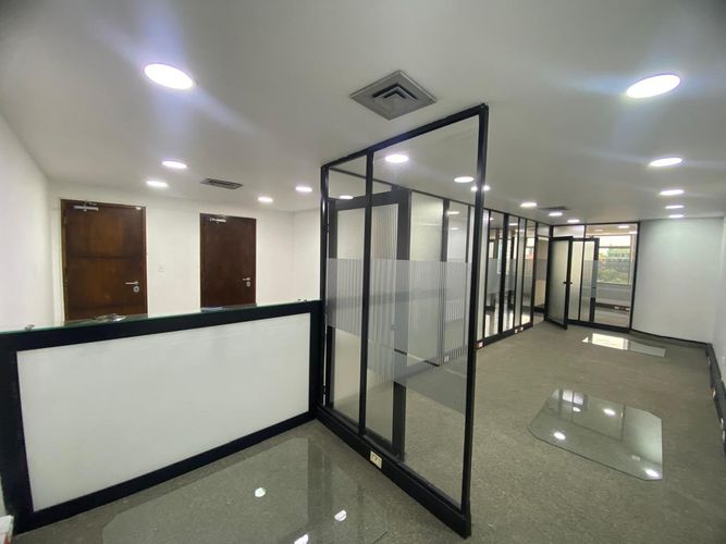 Oficina en arriendo en El Poblado, Medellín, 144 m² · foto 7 de 22