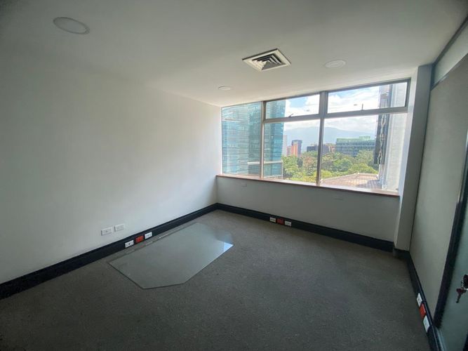 Oficina en arriendo en El Poblado, Medellín, 144 m² · foto 14 de 22