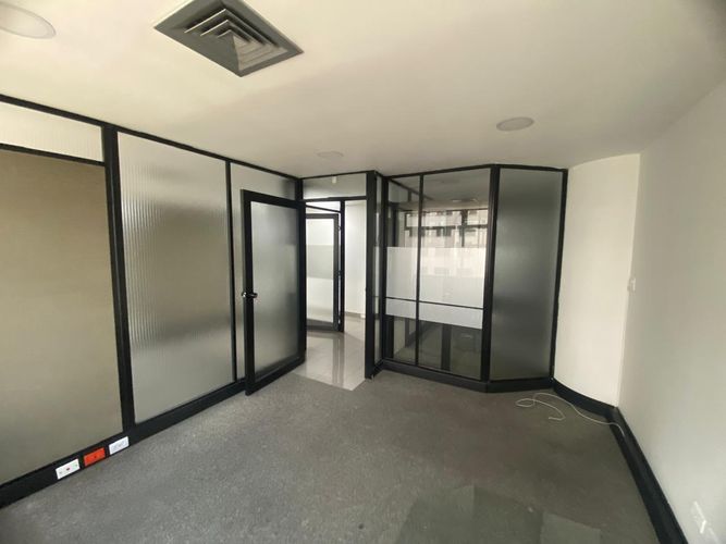 Oficina en arriendo en El Poblado, Medellín, 144 m² · foto 15 de 22