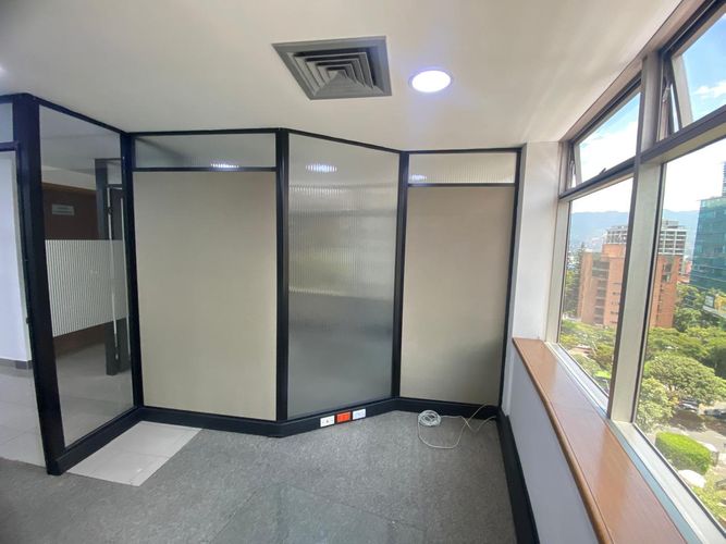 Oficina en arriendo en El Poblado, Medellín, 144 m² · foto 9 de 22